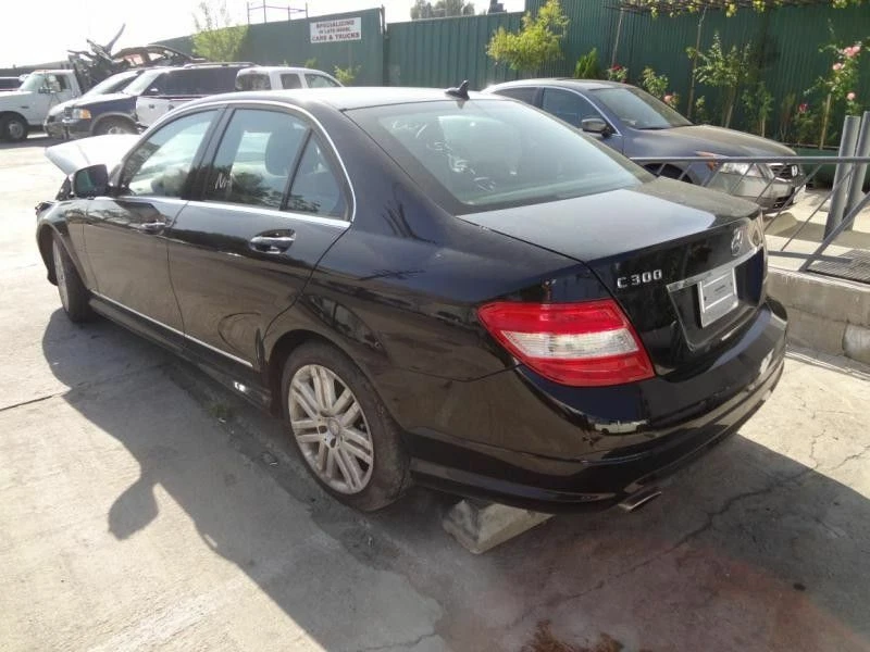 2009 C300 Rocker Panel Moulding 32058 Foto 3 de 4