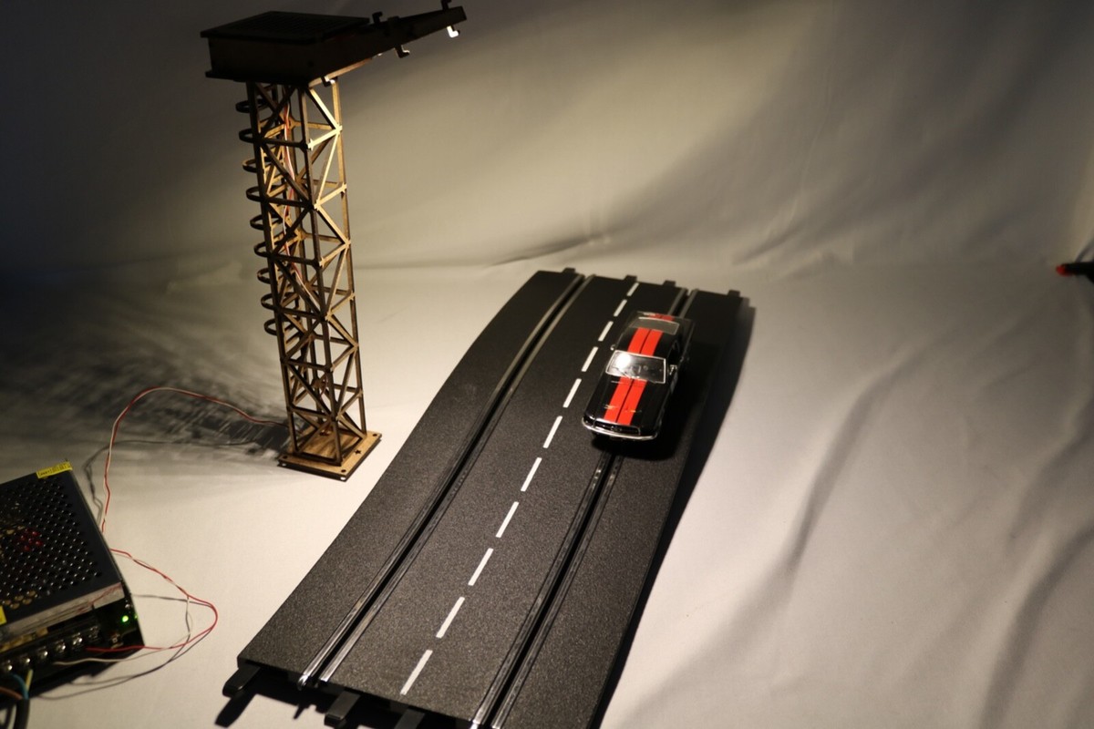 AT-BA Slotcar Deko Flutlicht - Modellbau Beleuchtung Für Rennbahnen