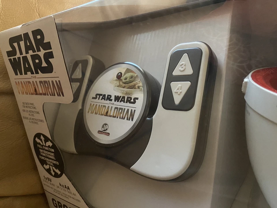 Controle de rádio Disney Star Wars The Mandalorian Grogu and Hover Pram 2.4 GHz -NOVO - Imagem 4 de 4