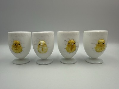  4 Vintage Westmoreland Hatching Chick Egg Cups With Handle