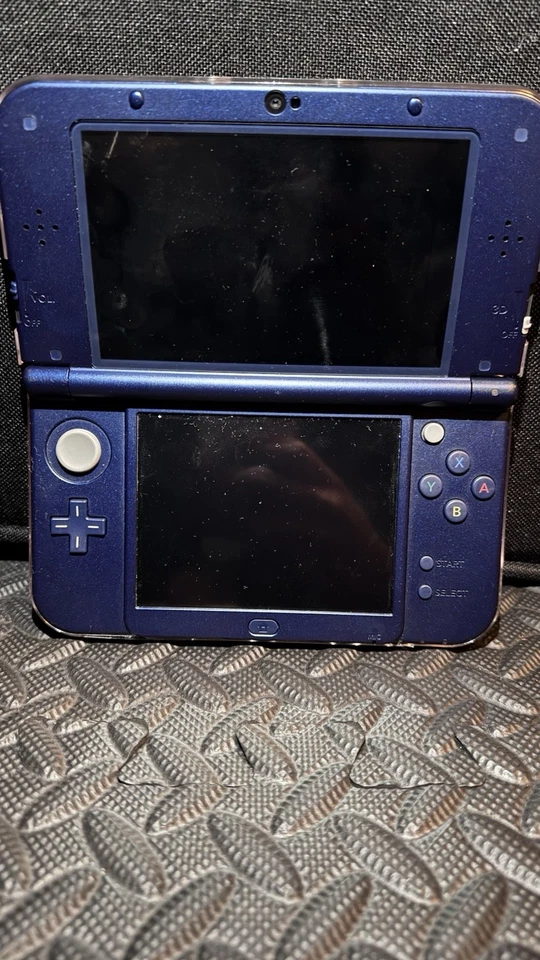 Sistema Nintendo 3DS XL Galaxy Edition con paquete Zelda Ocarina Of Time Foto 3 de 4