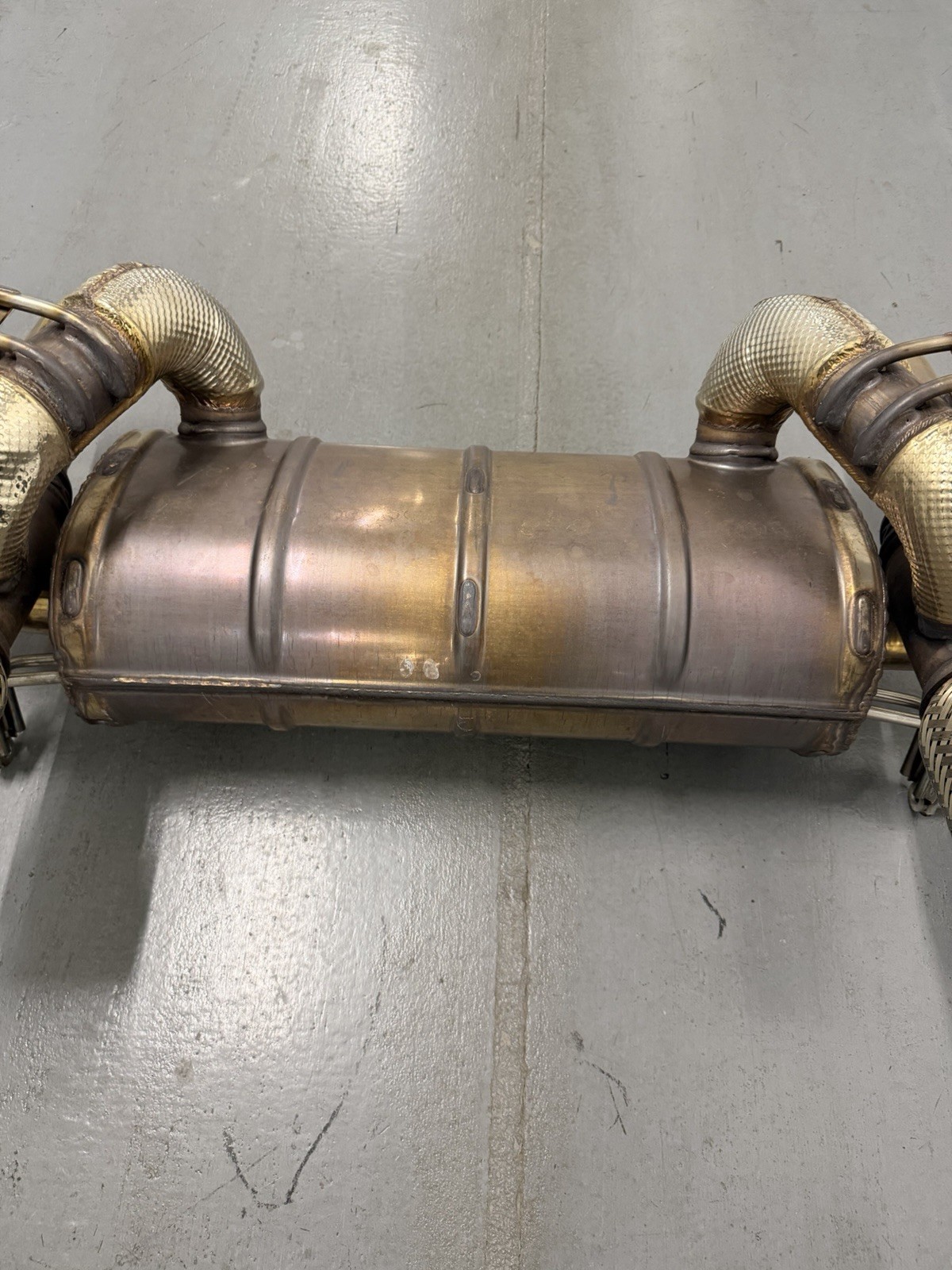 Factory OEM Lamborghini Hurucan Evo muffler Exhaust