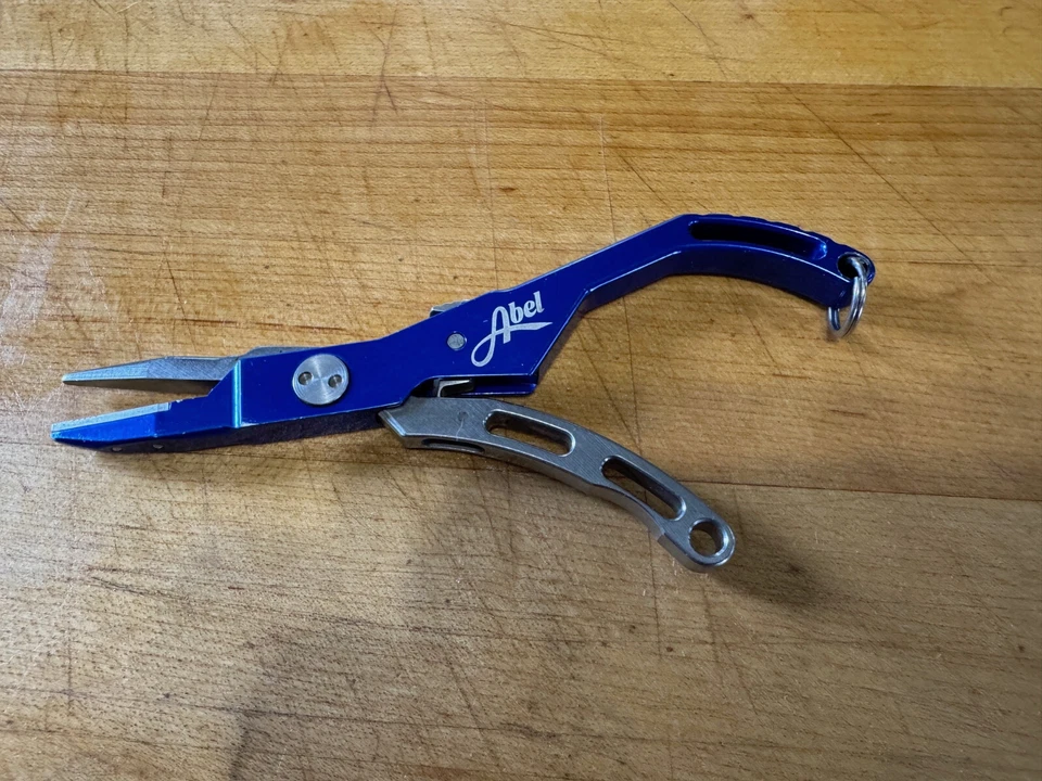Alicate de pesca com mosca hemostato híbrido Abel Reels bom! - Imagem 3 de 4