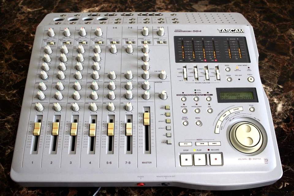 Tascam 564 Digital PortaStudio minidisc mixer recorder, WORKS SOLD AS-IS - Image 4 of 4