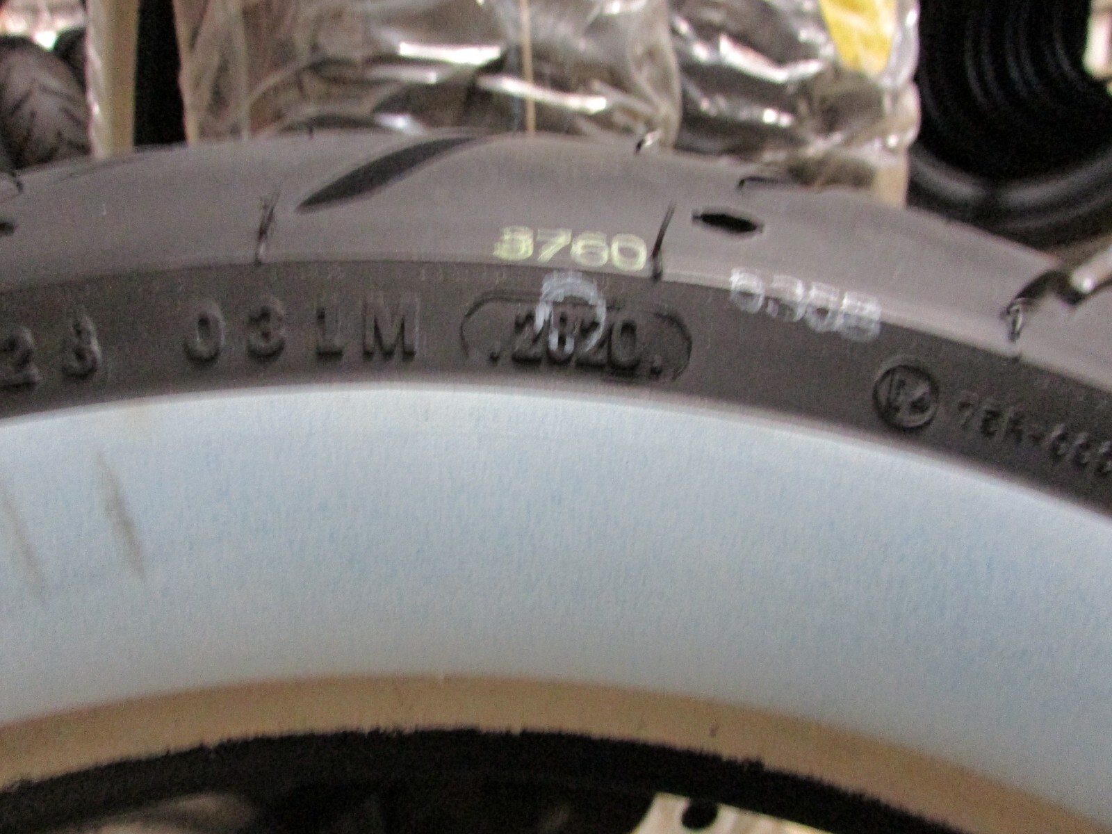 DUNLOP COBRANDED D407 WHITEWALL TIRE 180/65B16 eBay
