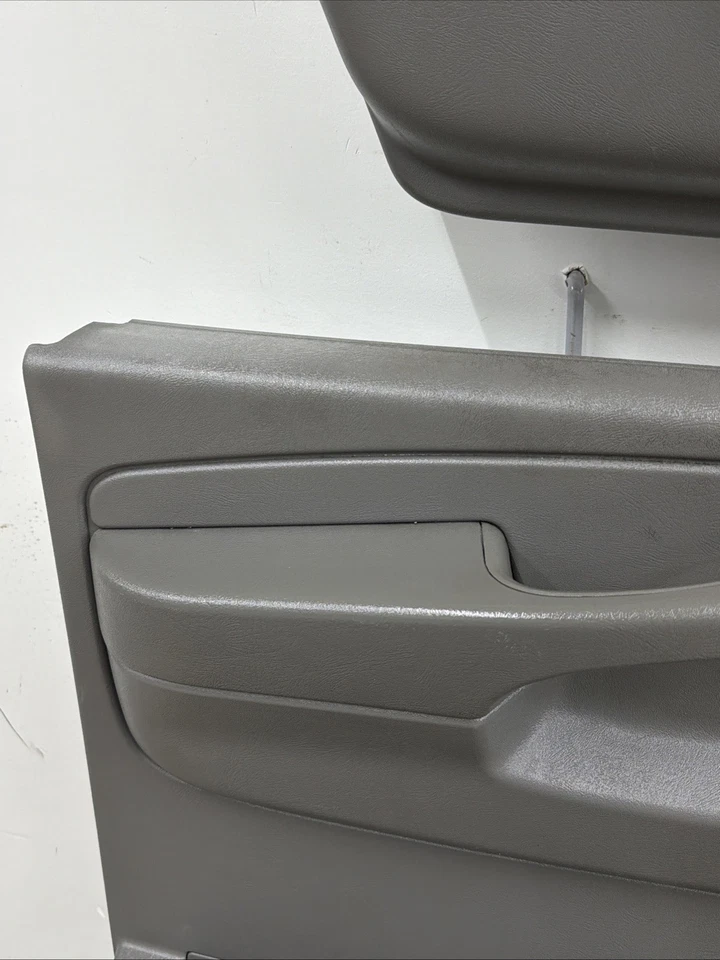 03-14 Juego de paneles de puerta gris Chevy Express GMC Savana 2500 3500 OEM Foto 3 de 4