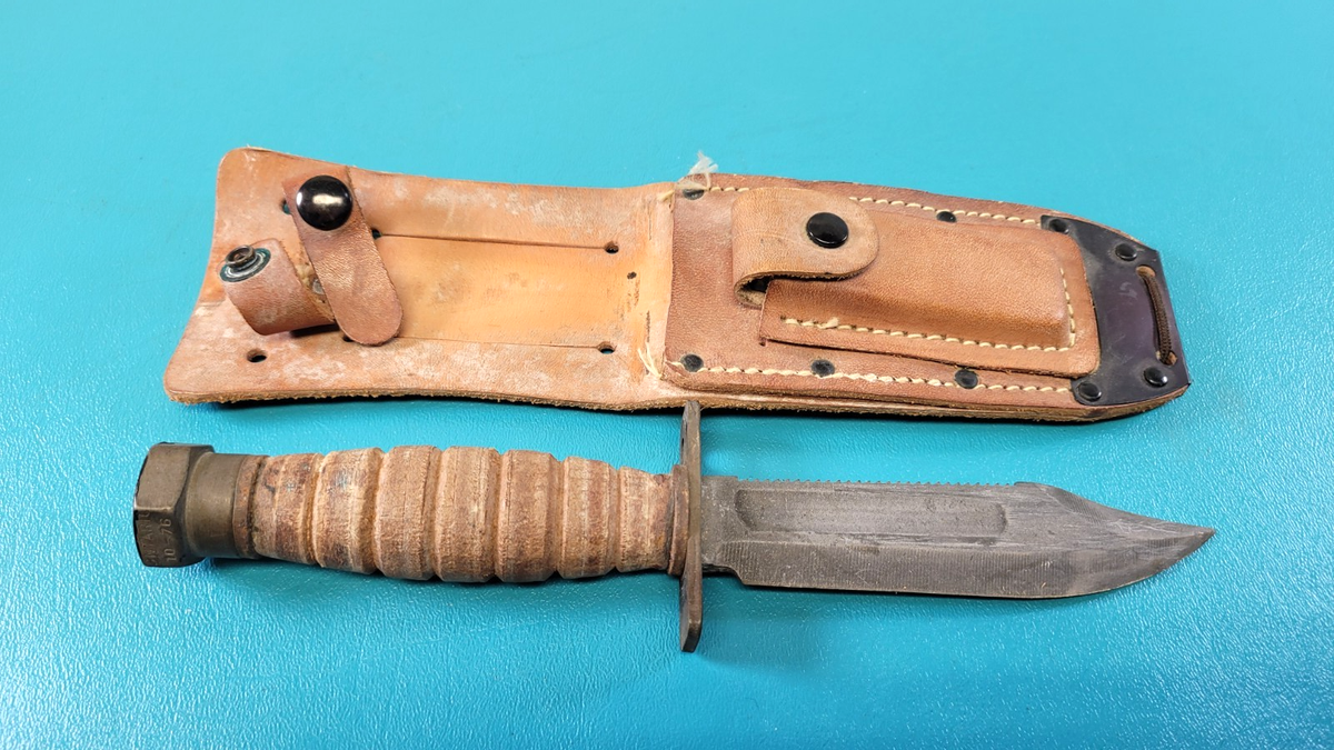 Vintage US Military Ontario 10-1976 Pilot Survival Knife +1977