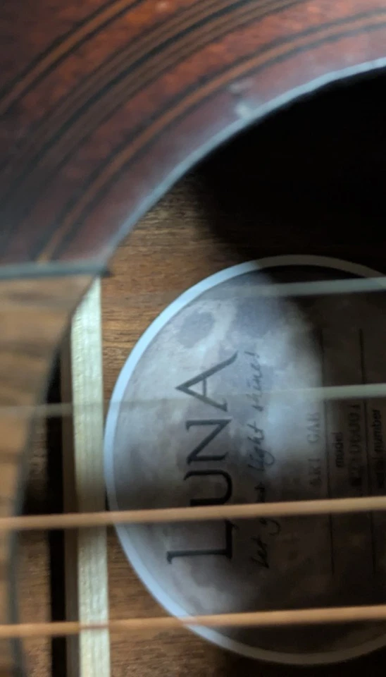 Guitarra Eléctrica Acústica Luna ART CRAFTSMAN Grand Auditorium Cedar Koa B-STOCK Foto 4 de 4