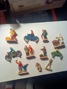 11 ho ? people figures i got in germany in 1961 ho 🏃🚶🕴💃🕺👯 bicycles