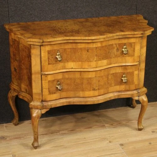 Meubles de rangement du XIXe siècle commodes, chiffonniers noyer