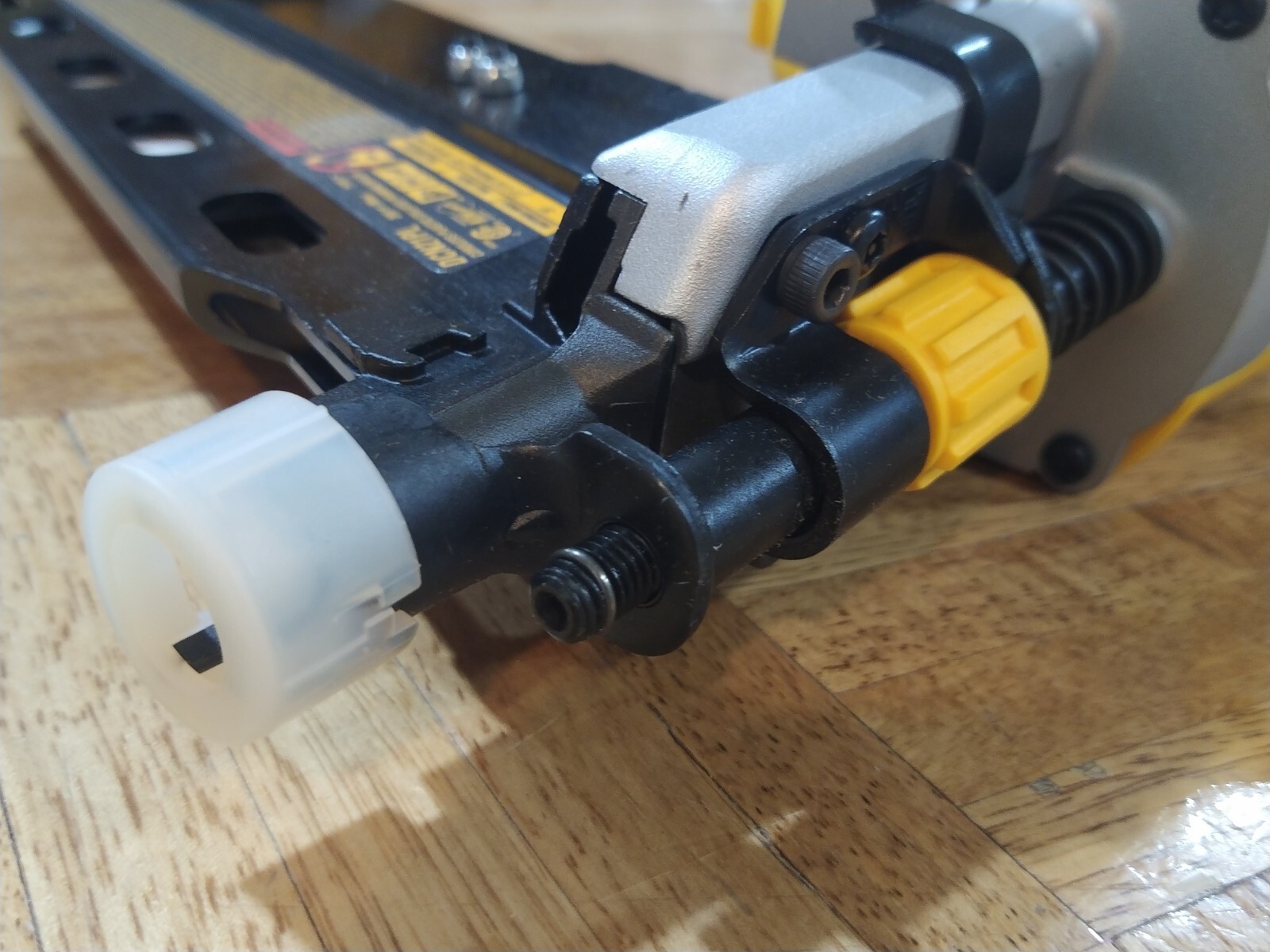 DeWalt 20V Max 21 Degree Cordless Brushless Collated Framing Nailer Gun