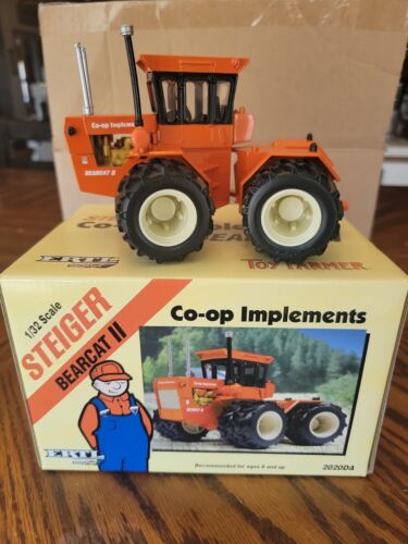 Steiger Co-op Implements BEARCAT II Toy Farmer By ERTL - Picture 2 of 8