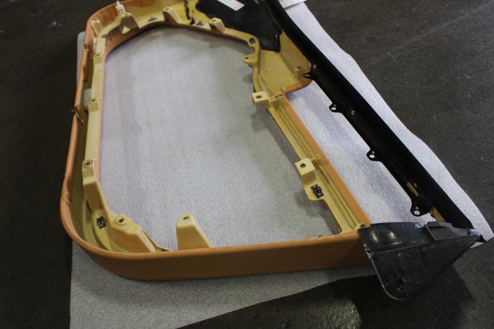 Ferrari 599 GTB, LH, Left, Front Door Trim Panel, Tan, Used, P/N 68782900