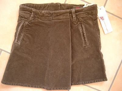 (C286) American Outfitters Girls Samt Rock mit Taschen & Logo Stickerei gr.116