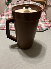 VINTAGE TUPPERWARE Brown Pitcher, 2-quart size, w/tan Pop lid Made in USA