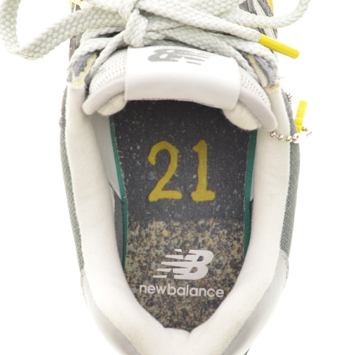 New Balance THE APARTMENT Sneakers MUSTARD DIP ML574AP2 US 6 New Balance THE APARTMENT Sneakers MUSTARD DIP ML574AP2 US 6