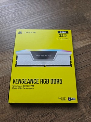 Corsair Vengeance 32GB DDR5 Weiß RGB 6000MHZ CL36 CMH32GX5M2B6000C36W