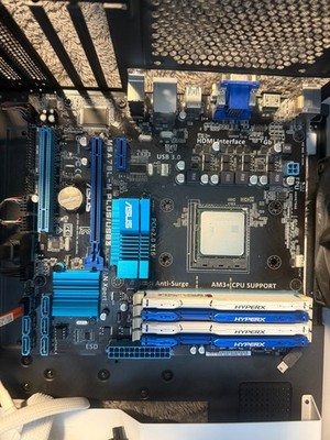 ASUS M5A78L-M PLUS/USB3 AM3+ AMD FX-8350 32GB HyperX Fury DDR3-1866 Combo