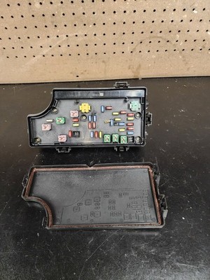 08-09 Dodge Caliber Patriot Compass TIPM Power Module Fuse Box OEM P68028007AB
