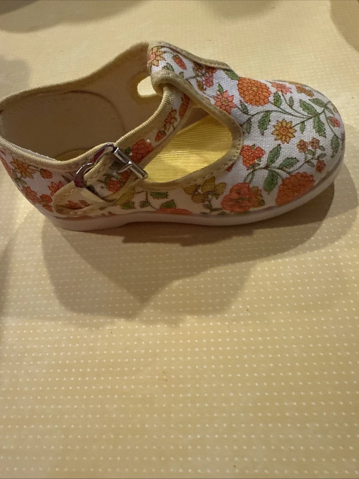 Sapatos fofos tamanho 3 floridos bebê alça em T - Imagem 3 de 4