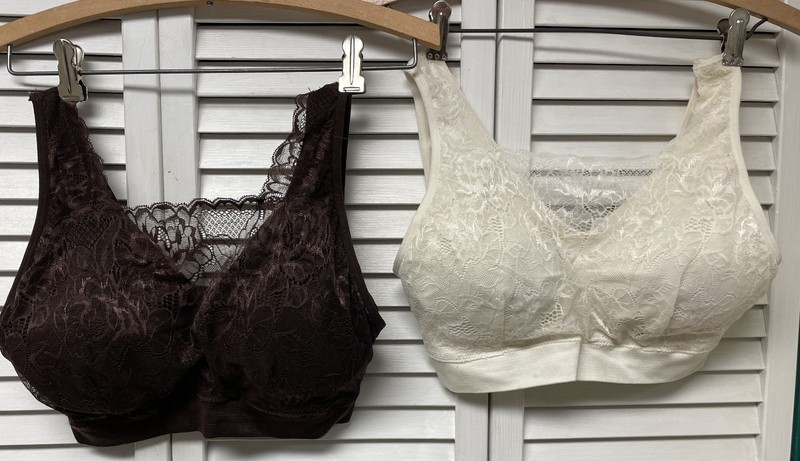 2 BREEZUS lace cup tshirt wirefree bras size M RN115313