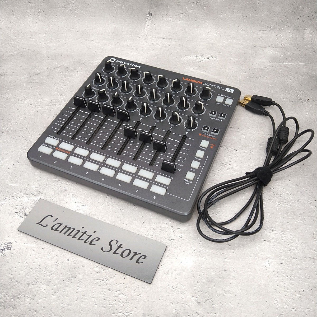美品 NOVATION LAUNCH CONTROL XL MKII Novation Launch Control XL MK2 MKII MIDI DJ Controller Live