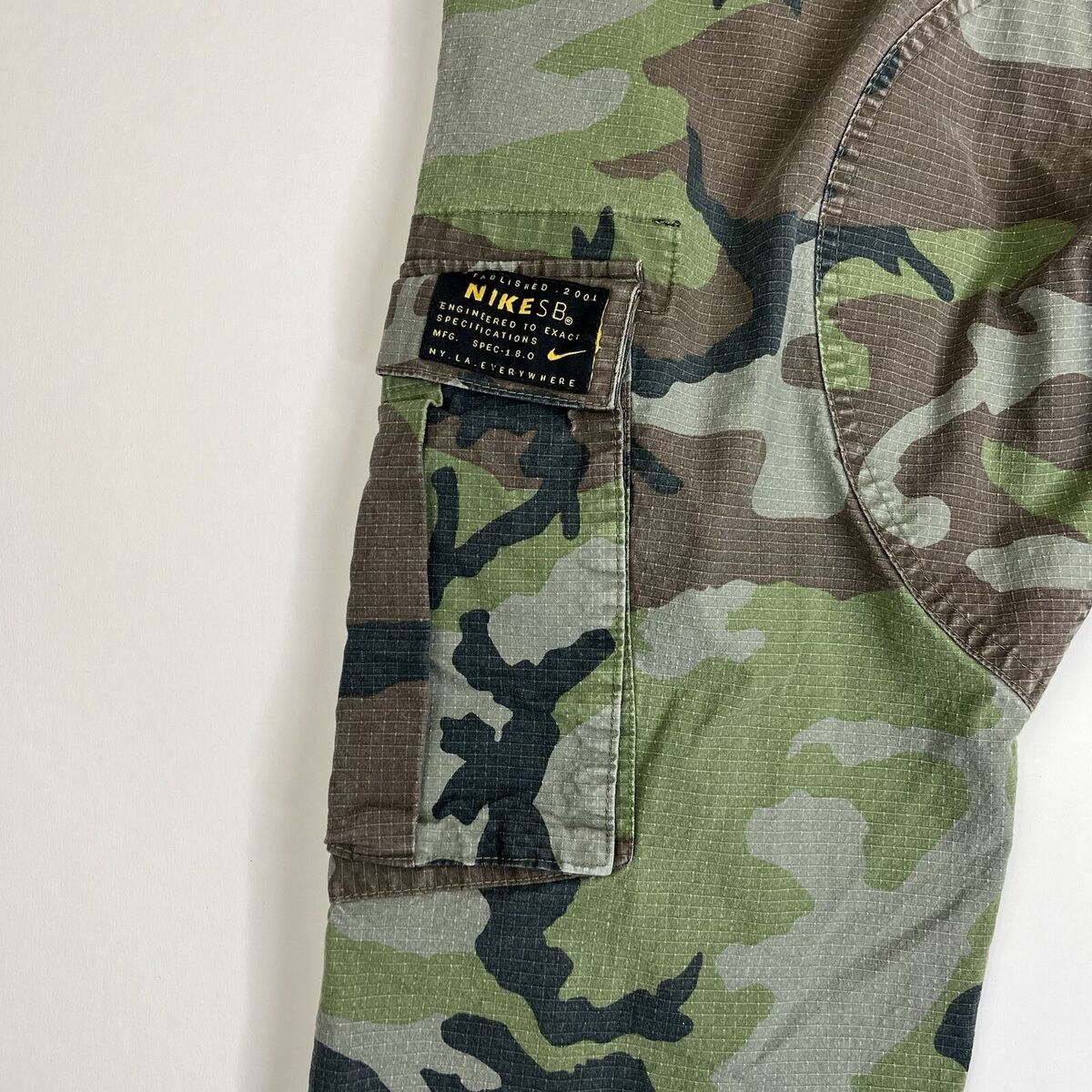 Nike SB Camo Cargo Pants Men's 28 Military Woodland Ripstop Nike SB Camo Cargo Pants Men's 28 Military Woodland Ripstop
