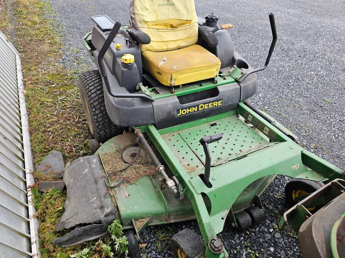 John Deere ZTRAK Zero Turn Riding Lawn Mower