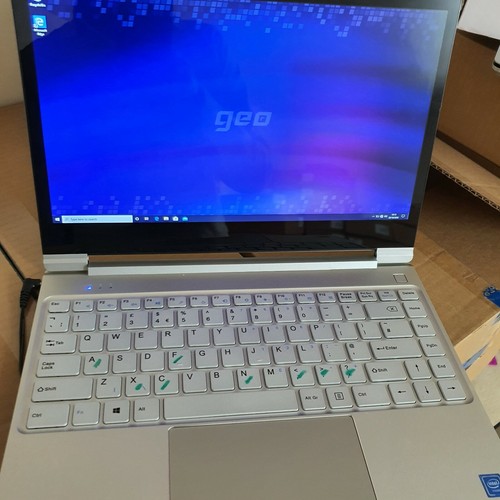 GEO Book 3 Celeron N4000 4GB 32GB eMMC 13.3''(F.A.X.C.N. >.? <) keys not working - Afbeelding 3 van 4
