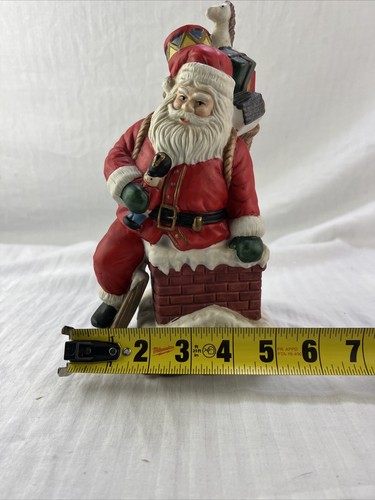 Vintage Santa on a Roof Top, Music Plays Santa Claus is coming to town Porcelain - Picture 4 of 8
