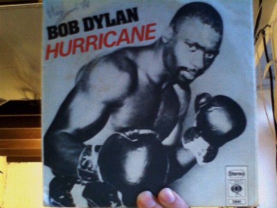 A Bob Dylan 45 Upm Hurricane CBS 3841