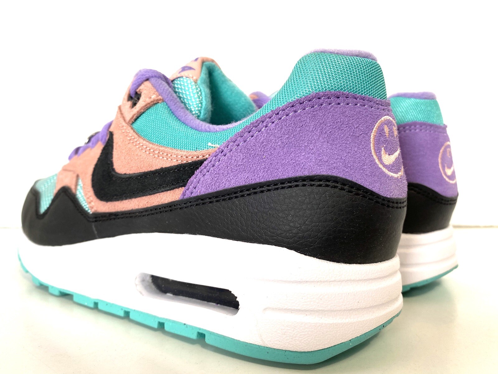 nike air max 1 have a nike day