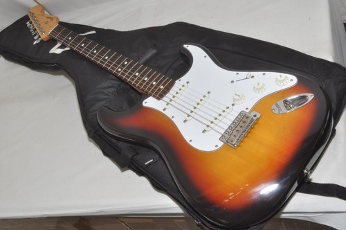 Fender JAPAN STRATOCASTER ST-STD ＃Q046282 Electric Guitar  Ref No 7811