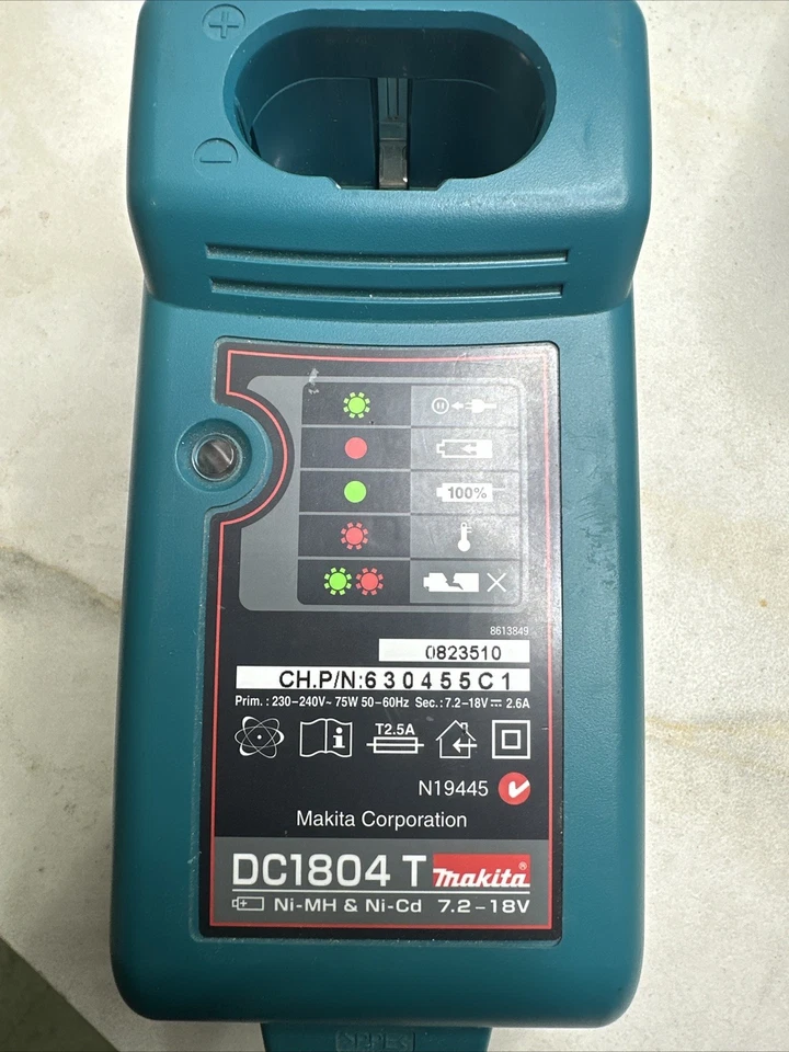 Makita 6391D 18v Cordless 2 battery set and charger - image 4 of 4