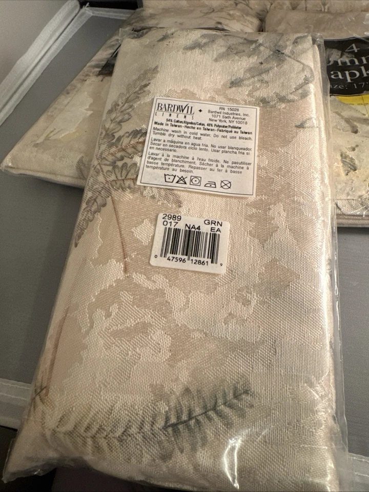 New 52x70 Oblong Tablecloth & 12 Matching Napkins By Bardwil Linens - Image 4 of 4