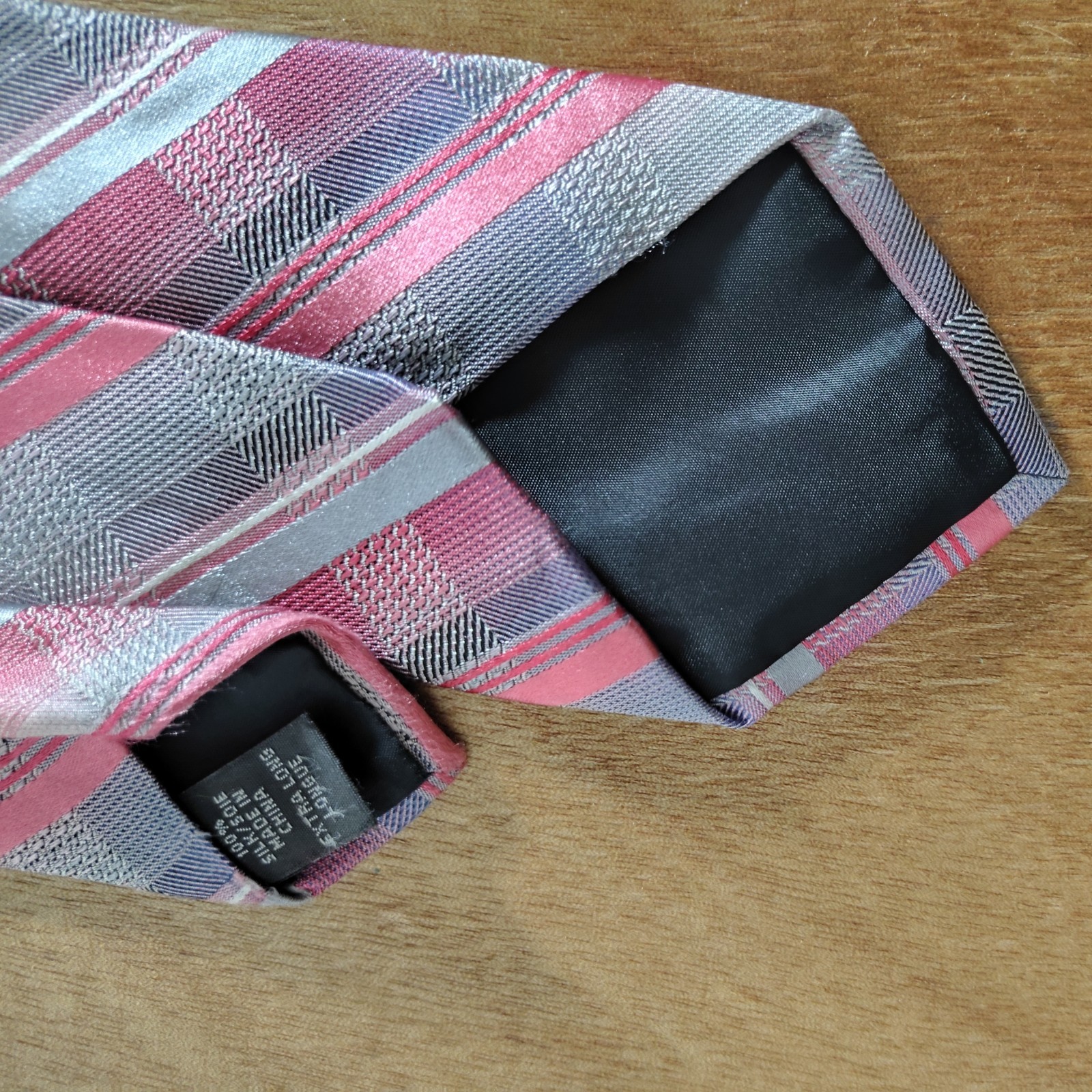 Van Heusen Men's Neck Tie Aqua & Silver Geometric Silk RN# 121148 Standard Size thumbnail 4