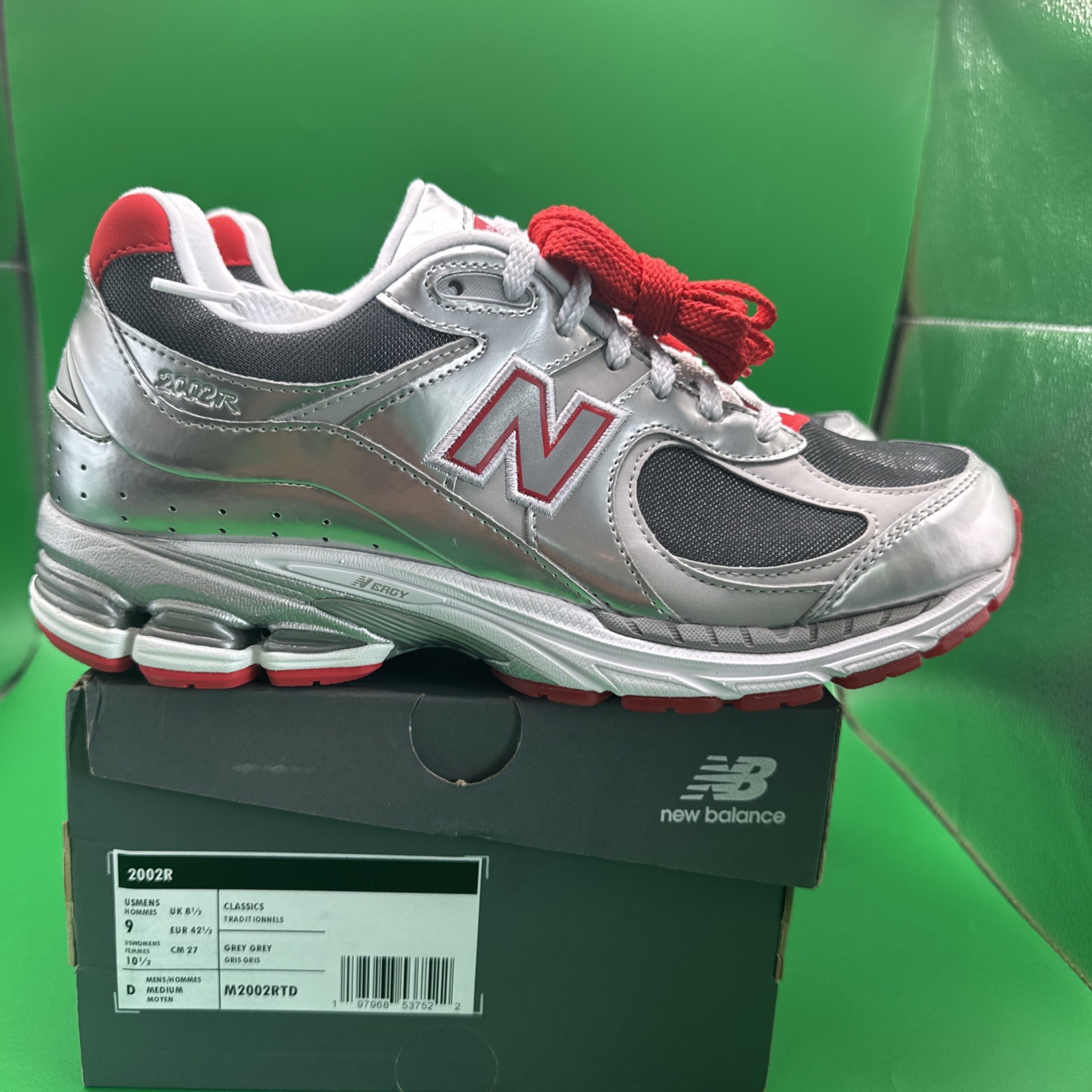 NEW BALANCE 2002R “ TINSEL” Men’s Size 9 Brand New Great Christmas Shoe!! NEW BALANCE 2002R “ TINSEL” Men’s Size 9 Brand New Great Christmas Shoe!!