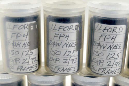 8) ILFORD HP4 125 36 Exposure Black And White Film EXP Bulk Rolled - Picture 2 of 2