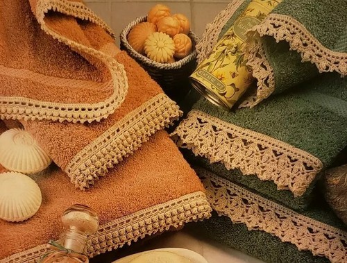AQ14 LEISURE ARTS 1996, OUR BEST THREAD CROCHET - 46 DESIGNS - Picture 3 of 12