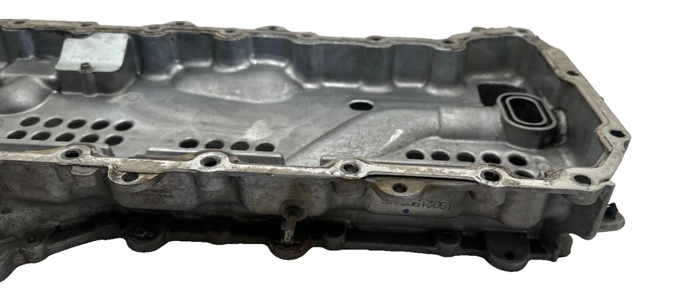 GMC SIERRA 2500 2018-2020 6,6 L cárter de aceite de motor superior OEM 12692968 Foto 3 de 4