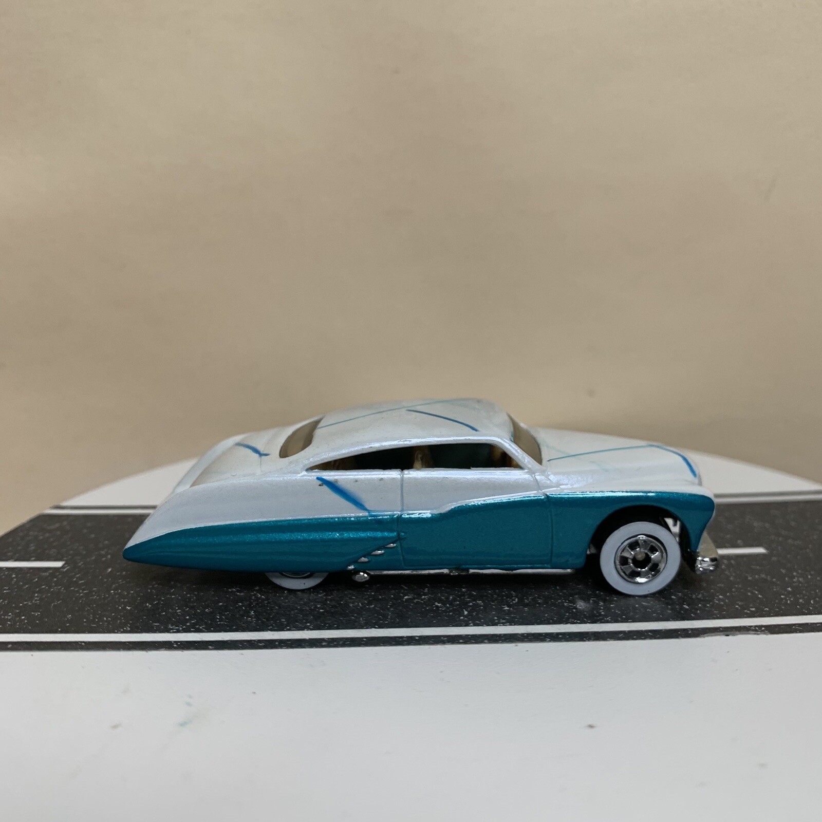 CUSTOM Hot Wheels Purple Passion Hot Rod White/Teal Blue Two-Tone w/WW-BW 1:64