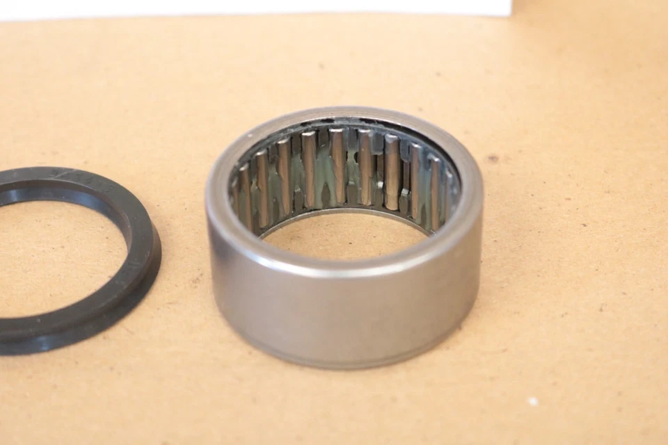 Kit de cojinete y sello de husillo Dodge W300 Dana 60 delantero 1975 a 1993 Foto 2 de 4