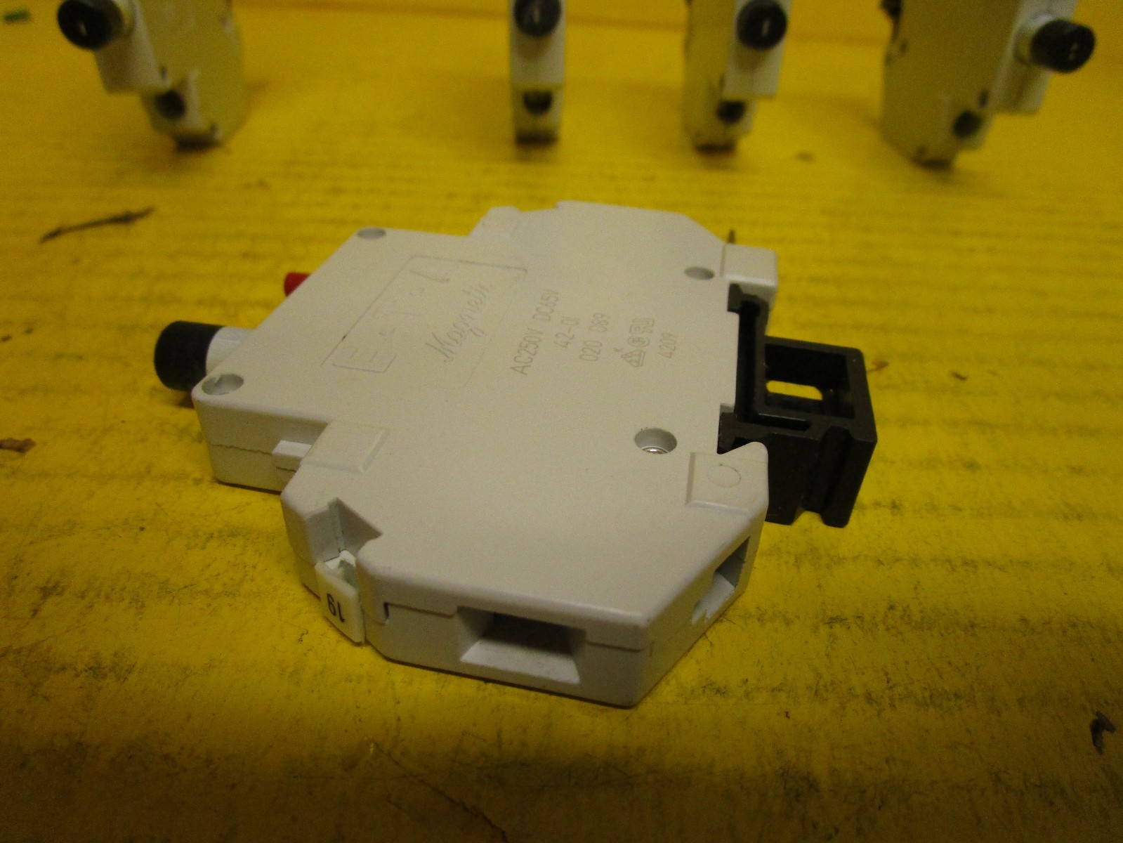 LOT OF 5 ETA CIRCUIT BREAKER 4201020089 1A A AMP 250Vac 1