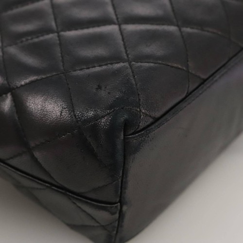 CHANEL Matelasse Shoulder Bag Lamb Skin Black Gold CC Auth 108071 - 第 16/24 張圖片