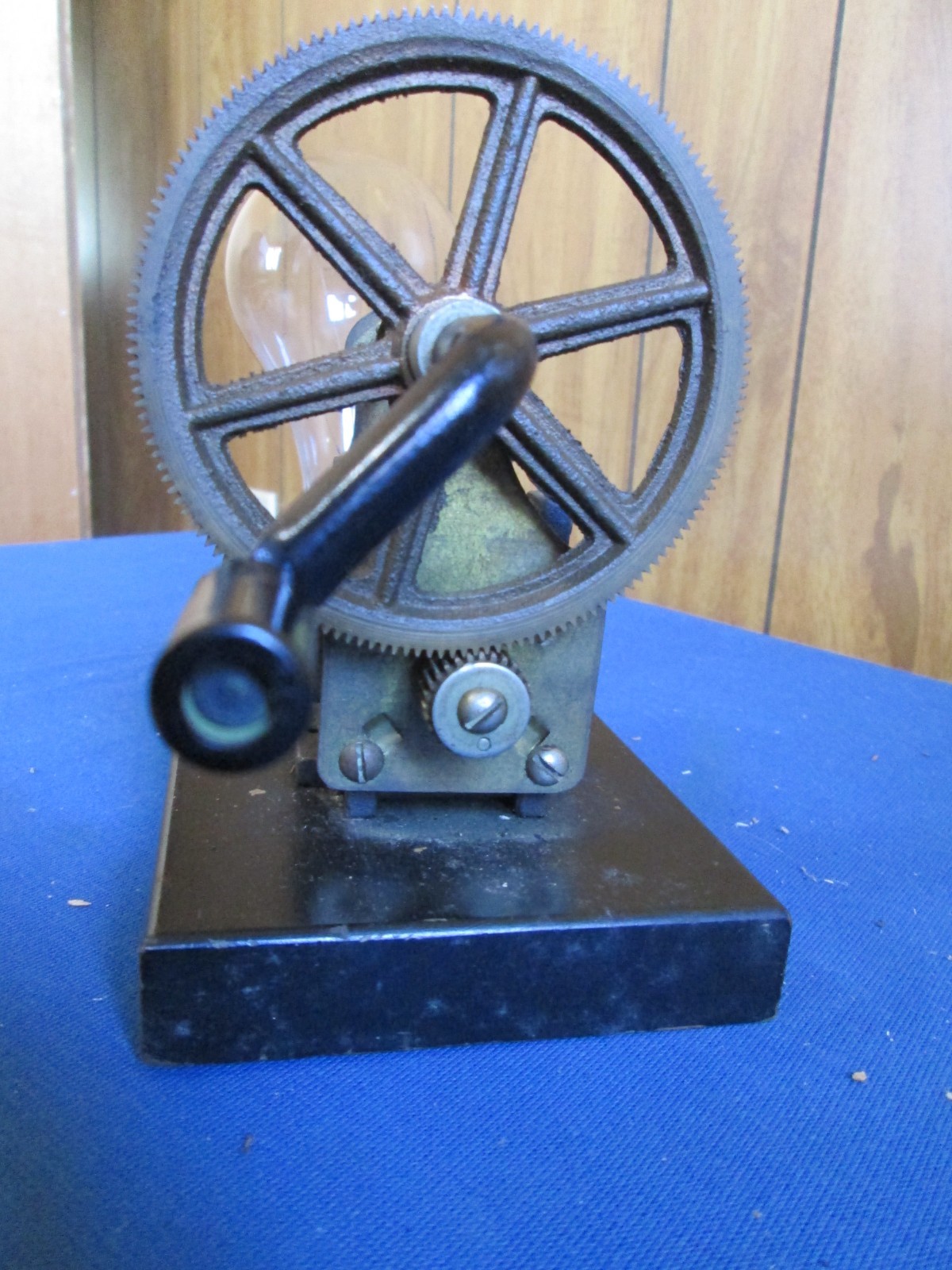 Antique Welch Scientific Hand-cranked Demonstrator Generator