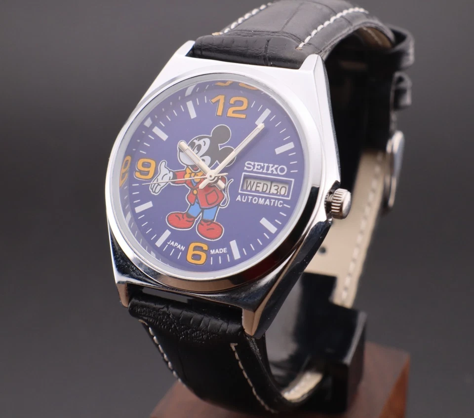 Vintage Seiko Mickey Mouse Automatic Men's Wrist Watch, Day / Date- Japan Made - Image 2 of 4