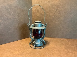 Dietz Vesta Railroad Lantern very clean
