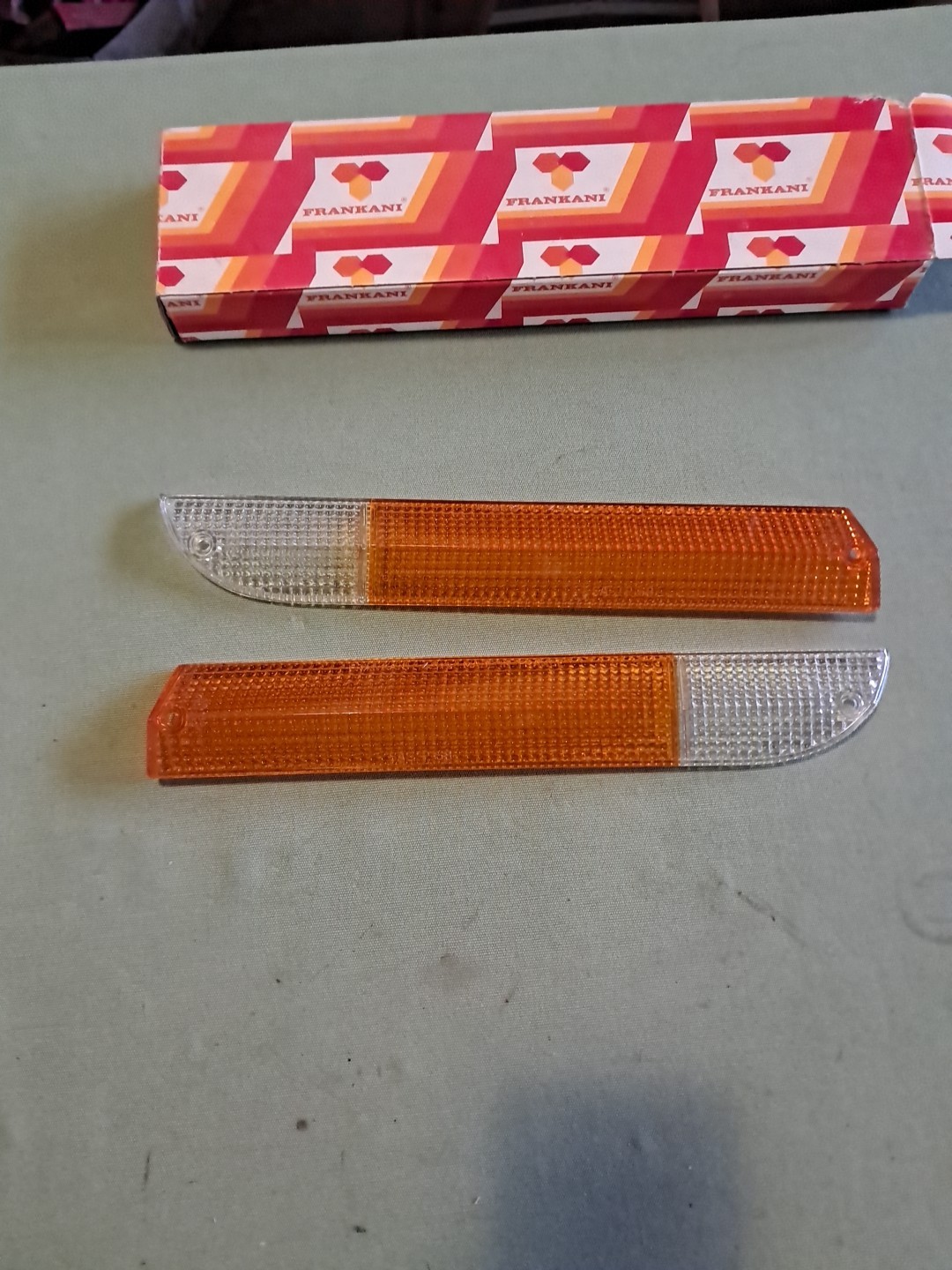 Cabochons clignotant FRANKANI Peugeot 504 1er modèle gauche et droit