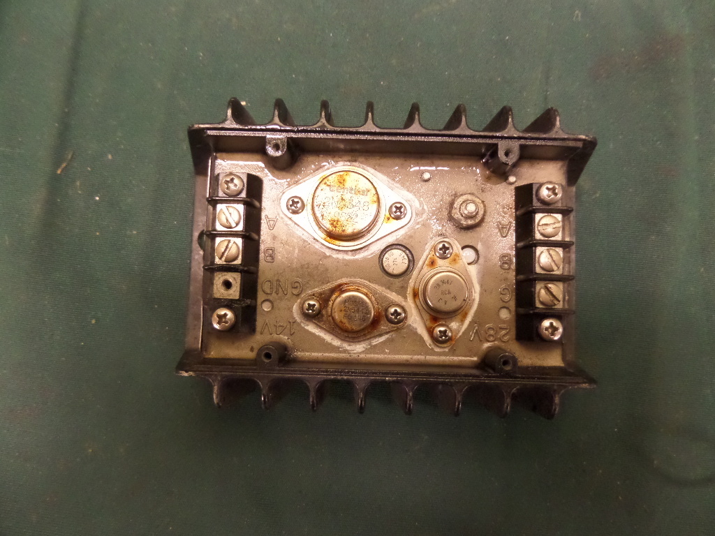 K TWIN CESSNA 310 Q KING KA-39 VOLTAGE CONVERTER 27.5V IN 13.75V OUT