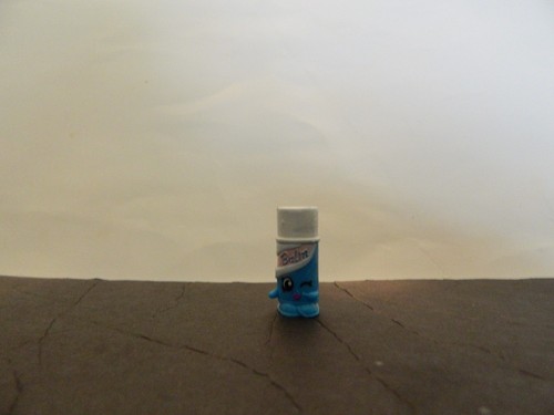 Shopkins Season 1 #107 Chap-Elli New Out of Pack - Picture 2 of 2